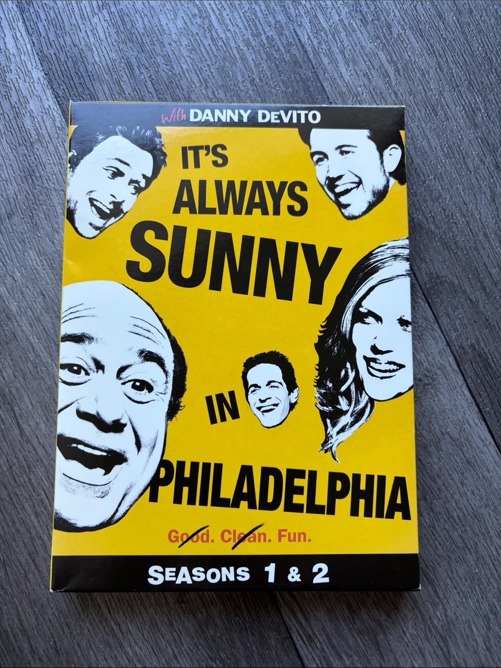 It’s Always Sunny in Philadelphia - Seasons 1 & 2 (Yellow)